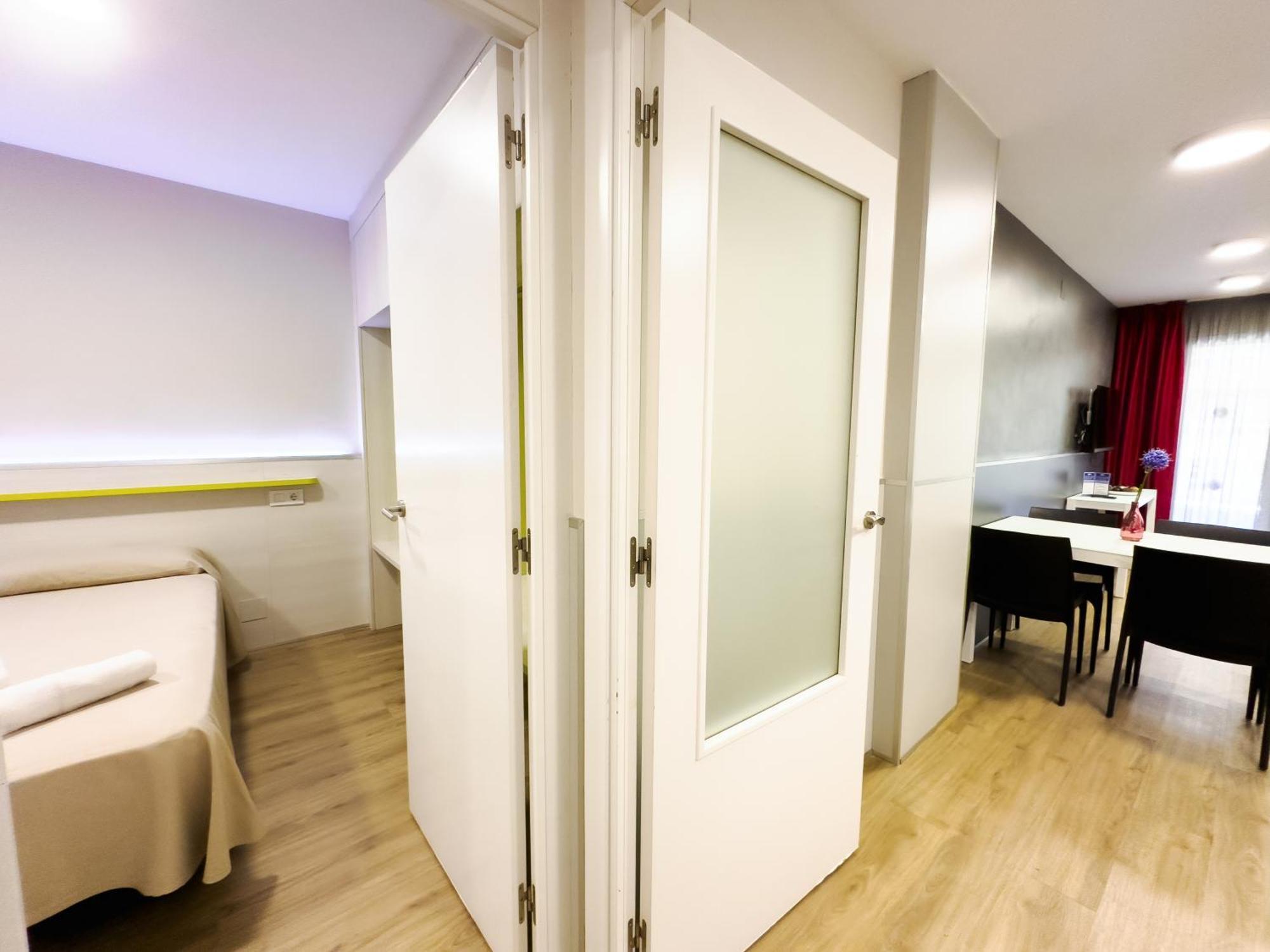 Rentalmar Zahara Family Suites Salou Exteriör bild