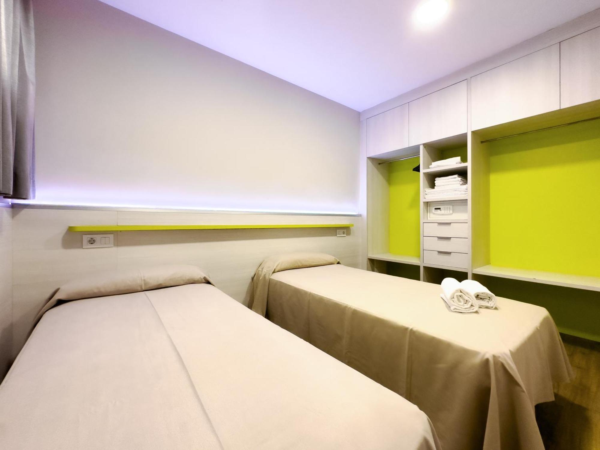 Rentalmar Zahara Family Suites Salou Exteriör bild